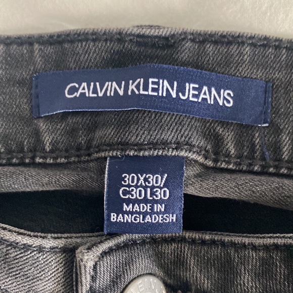 Calvin Klein Jeans - Mid Rise Super Skinny - Grey Jeans - Size 30 × 30 - Picture 4 of 6